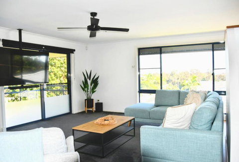 Retreat To Marlin - Tourism Guide 1