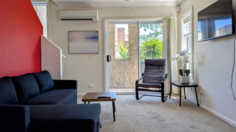Retreat Townhouse Pentridge Village - Tourism Guide 0
