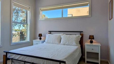 Retreat Townhouse Pentridge Village - Tourism Guide 2