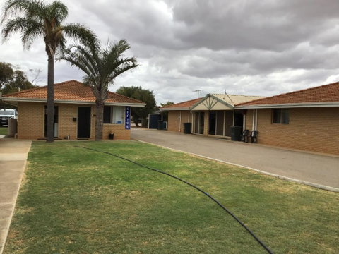 Rhodeside Lodge - Tourism Guide 0