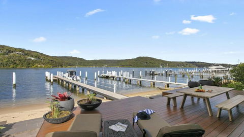 Riptides Booker Bay -Waterfront Apartment, Walk To Shops & Cafes - Travel Agents 1