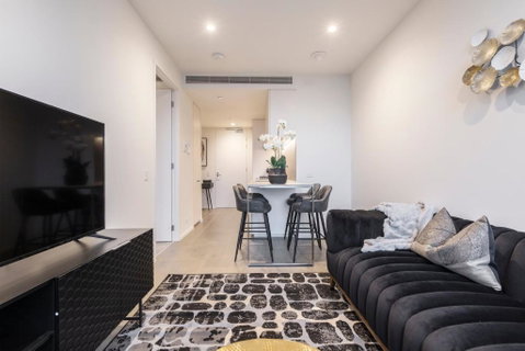 Ritzy Apartment In Iconic Australia 108 With Views - Tourism Guide 2