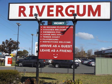 Rivergum Motel - Travel Agents 1