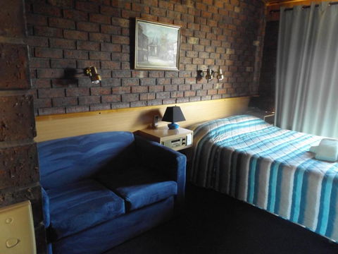 Rivergum Motel - Travel Agents 2