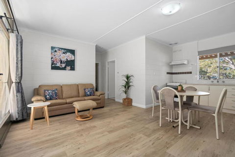 Riversands Rest Accommodation Paringa - Willow Cottage - Tourism Guide 2