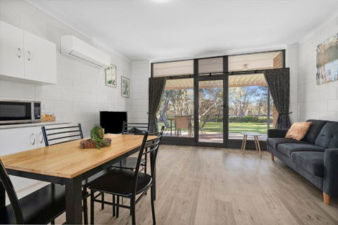 Riversands Rest Accommodation Paringa - Coobah Cottage - Tourism Guide 1