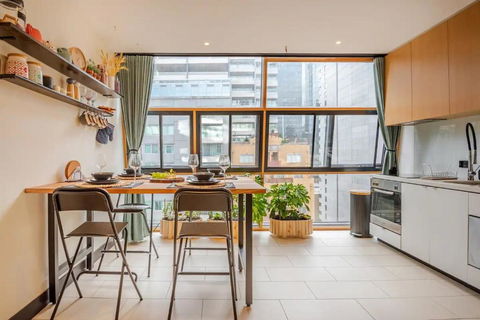 Riverside Apartment Melbourne CBD - Travel Search 0