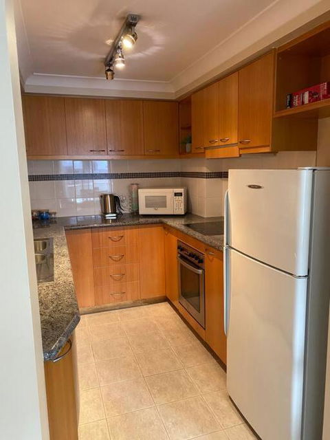 RIVERSIDE CITY VIEW PARKING NETFLIX WIFI WINE FREE - Travel Agents 2