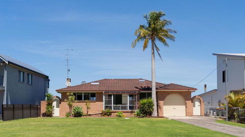 Riverside Retreat, Coolangatta, Near Seven Mile Beach - Tourism Guide 3