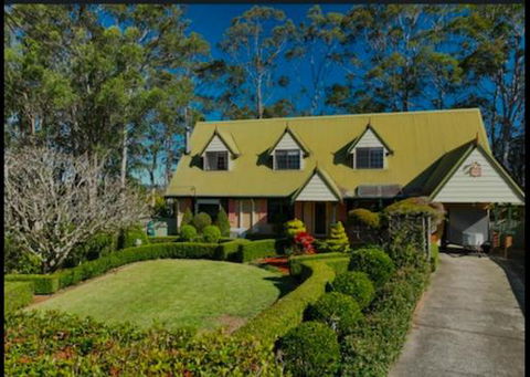 Riverside Vintage Home - Travel Agents 0