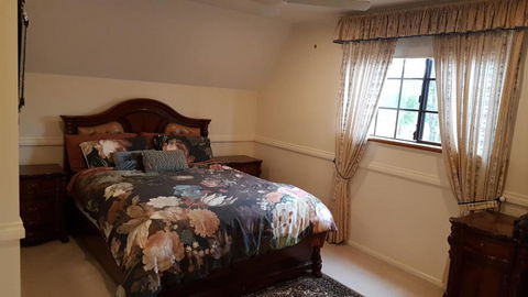 Riverside Vintage Home - Travel Agents 3