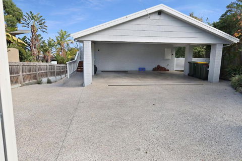 Riverview Retreat By Host On The Coast - Travel Agents 3