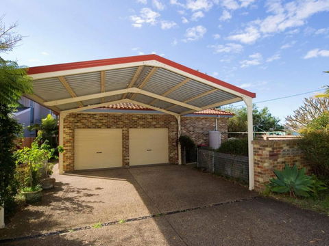 Salamander Beach Front - Tourism Guide 2