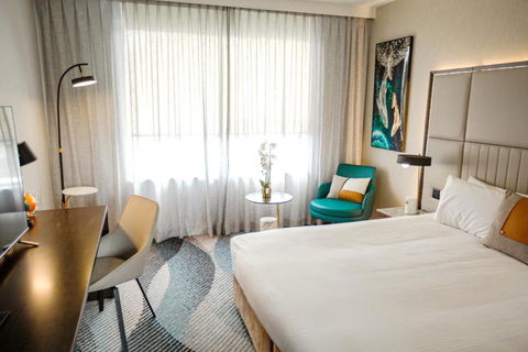 Royal Pacific Hotel - Cruises Travel 0