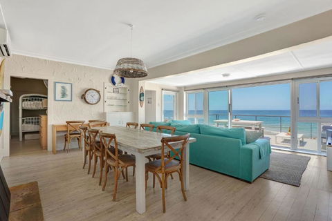 Rocklands Palm Beach Front - Cruises Travel 2