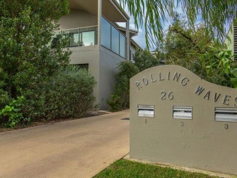 Rolling Waves No 2 - Tourism Guide 0