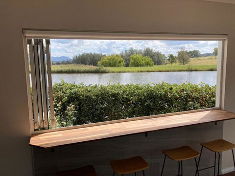 Romantic Lakehouse Set In A Private Vineyard In The Hunter Valley - Cruises Travel 3