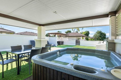 Rooftop Tranquility At Stunning Temple Resort - Travel Search 0