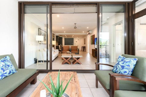 Rooftop Tranquility At Stunning Temple Resort - Travel Search 1