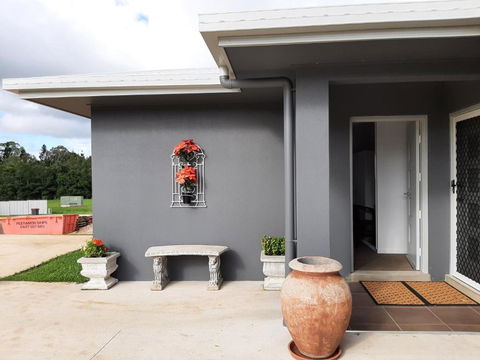 Room In Guest Room - Cozy Room With Separate Entrance And Ensuit Bathroom - Travel Search 1