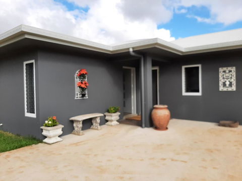 Room In Guest Room - Cozy Room With Separate Entrance And Ensuit Bathroom - Travel Search 2