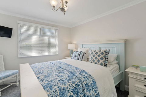 Rose Cottage 3B Hutchinson St Goolwa - Linen Included - Travel Search 1