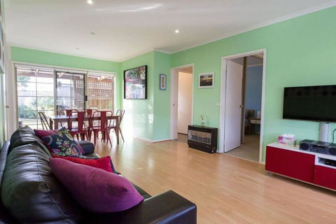 Rose Cottage - Travel Agents 3