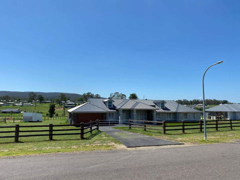 Rosehill Vines - Travel Search 2