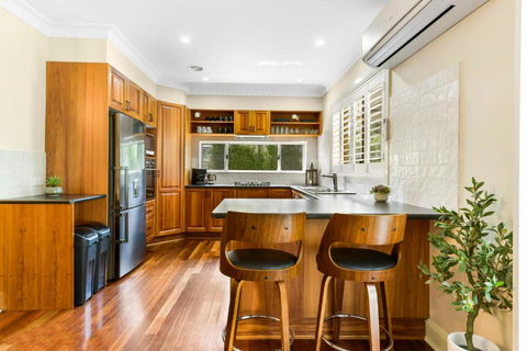 Roselawn Manor - 5 Bedroom Entertainer - Travel Agents 0