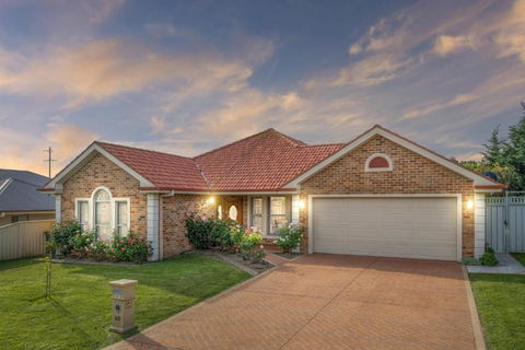 Roselawn Manor - 5 Bedroom Entertainer - Travel Agents 1