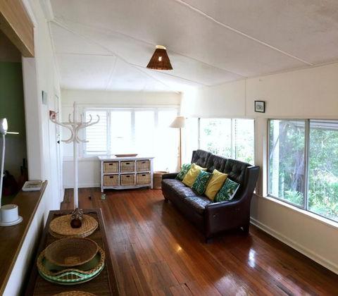 Rosemaree, 24 East Street - Travel Search 1