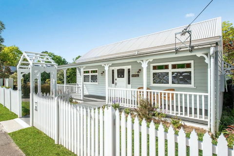 Rosemill Cottage - Mobility Friendly Accommodation Never Looked Better! - Tourism Guide 0