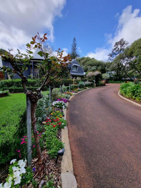 Rosewood Guesthouse - Cruises Travel 1