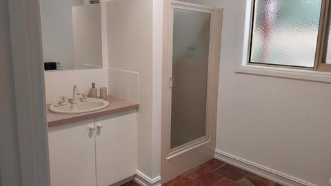 Roshnier Apartment - Tourism Guide 1