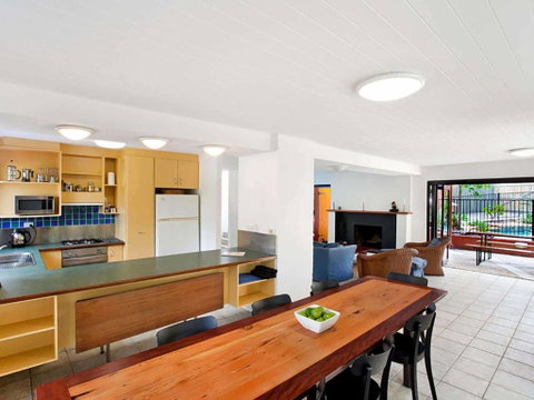 Ross Cres Spacious Private Beach House - Tourism Guide 3