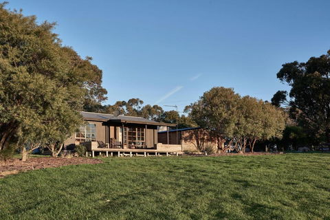 Ross Farm - Cabin - Tourism Guide 1