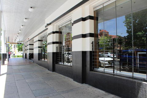 Royal Hotel Orange - Tourism Guide 1