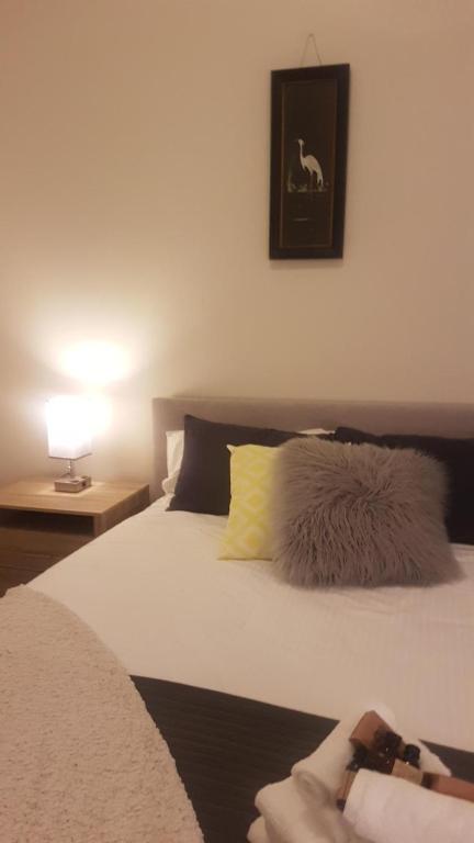 Royal Hotel Yass - Travel Agents 3