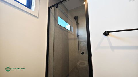 Royalty Living Unit 3 - Travel Search 1