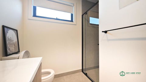 Royalty Living Unit 3 - Travel Search 2