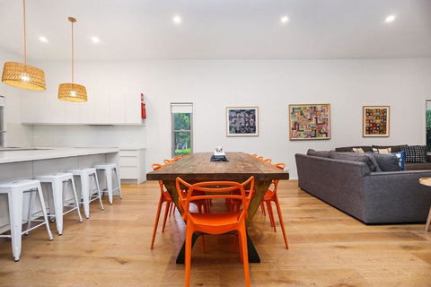 Russell Street Retreat - Tourism Guide 3