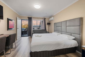 S1 Motel with Tourism Guide