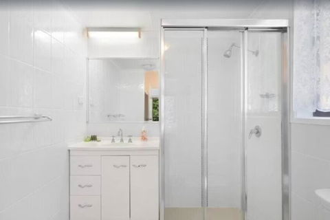 Salerno - Hosted By Burleigh Letting - Travel Search 3