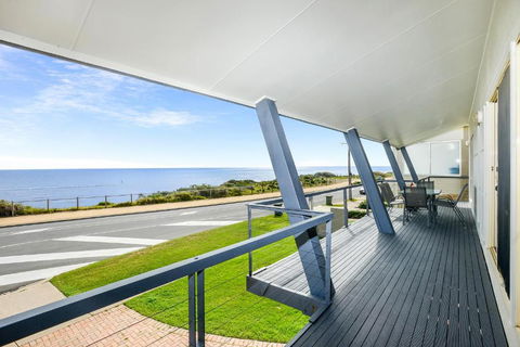 Salt - Aldinga Beach - C21 SouthCoast Holidays - Travel Search 1