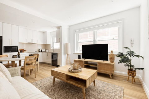 Saltwater Bondi One - Travel Agents 0