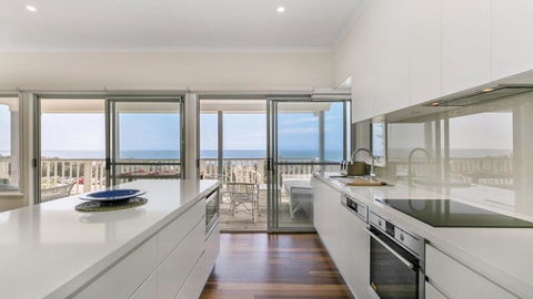 Salty Air Beachside Cottage At Killcare - Tourism Guide 3