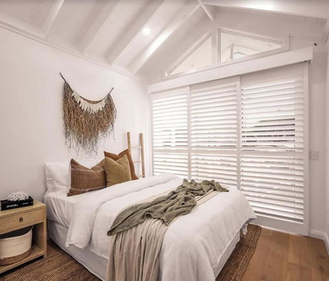 SALTY PALMS On HENLEY -THREE - Tourism Guide 0