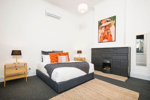 Salty Pines - 3BR House Glenelg South - Tourism Guide 1