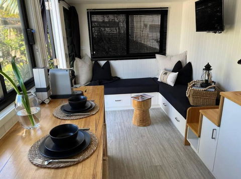 SALTY SOUL KIAMA - Tiny House By The Ocean - Travel Search 0