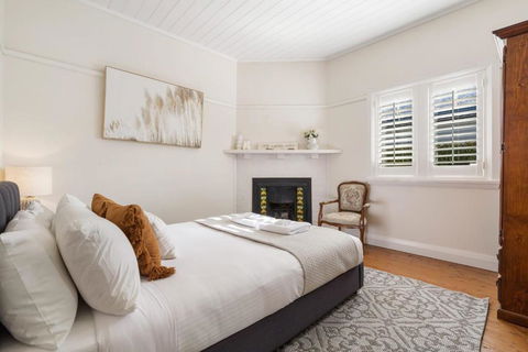 Sampson Cottage - Historic Charm - Travel Search 1